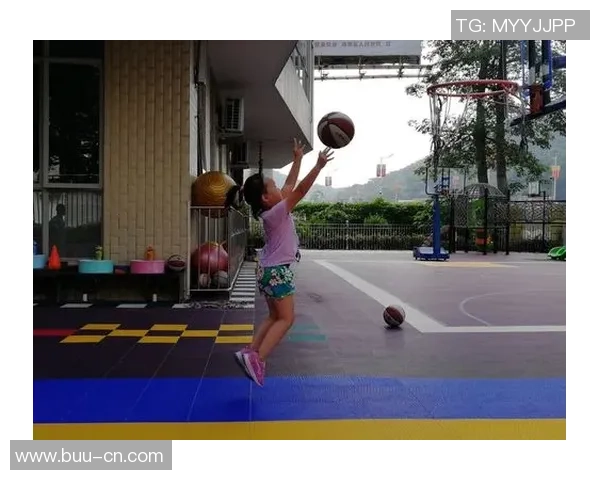 杨静的篮球人生探索：从热爱到职业的深度对话与成长之路